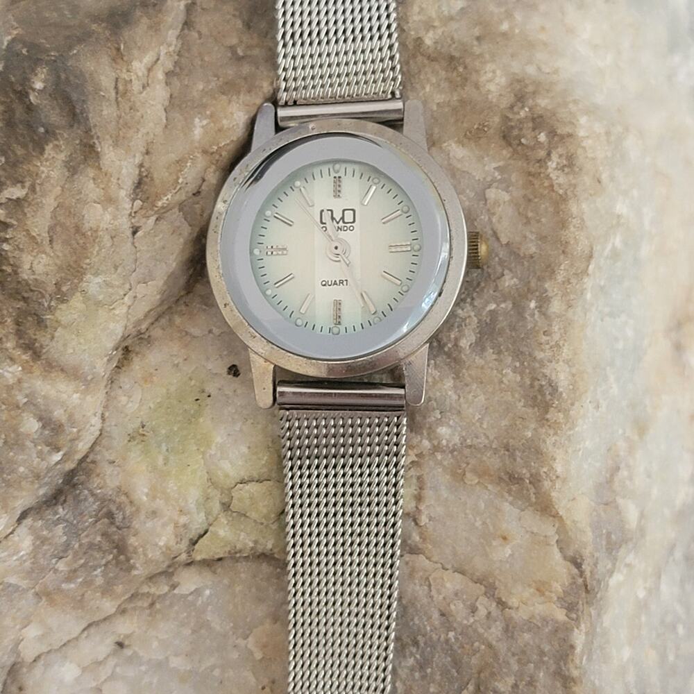 Vintage Watches Omax Mesh Band Silver Dial Minimalist Quartz Japan Movement